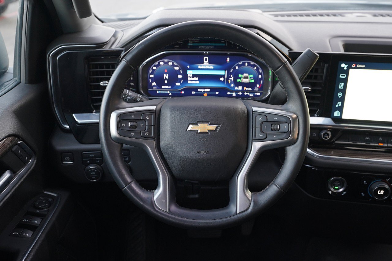 Certified 2024 Chevrolet Silverado 1500 LT AWD/4WD image 10