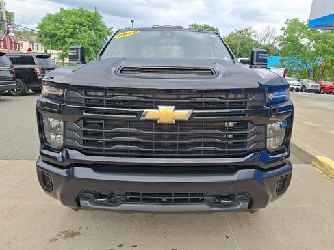 Used 2024 Chevrolet Silverado 3500 W/T AWD/4WD image 2