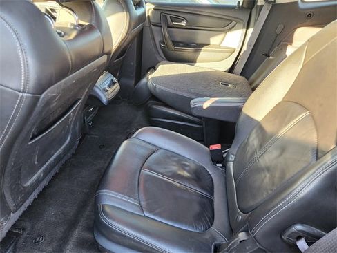Used 2015 Chevrolet Traverse LT image 9