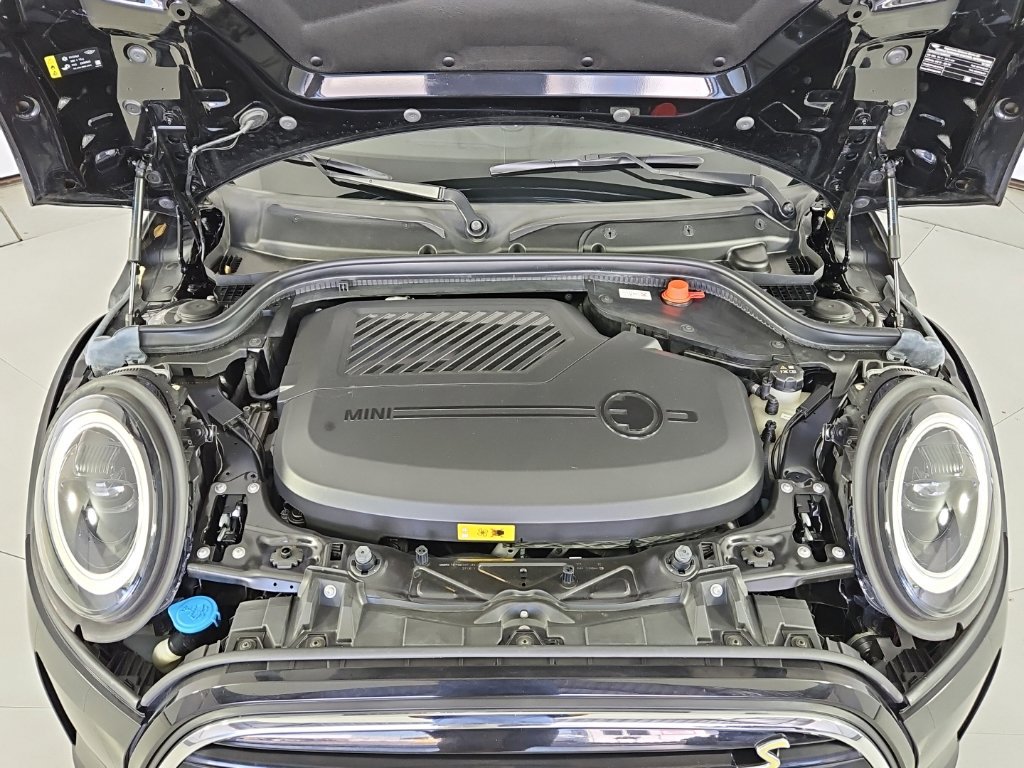Used 2024 MINI Cooper SE FWD image 6