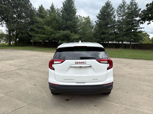 Used 2024 GMC Terrain SLE AWD/4WD image 21