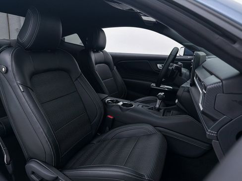 Used 2024 Ford Mustang GT Premium image 32