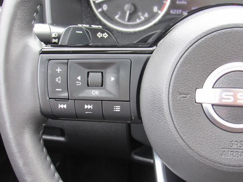 Used 2023 Nissan Rogue SV w/ SV Premium B Package image 20