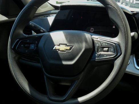 Used 2025 Chevrolet Trax LT image 14