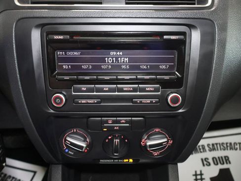 Used 2013 Volkswagen Jetta SE FWD image 32