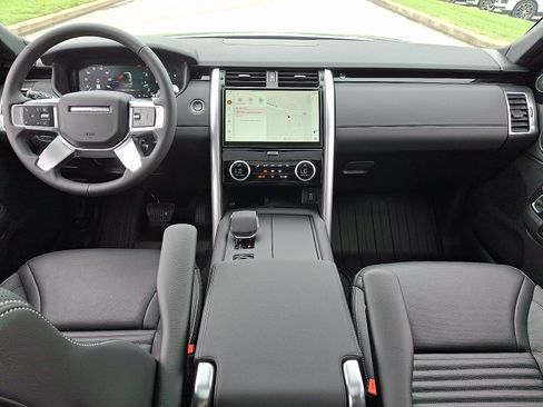New 2026 Land Rover Discovery S AWD/4WD image 3
