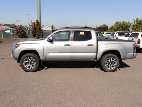 Used 2016 Toyota Tacoma Limited w/ Towing Package AWD/4WD image 8