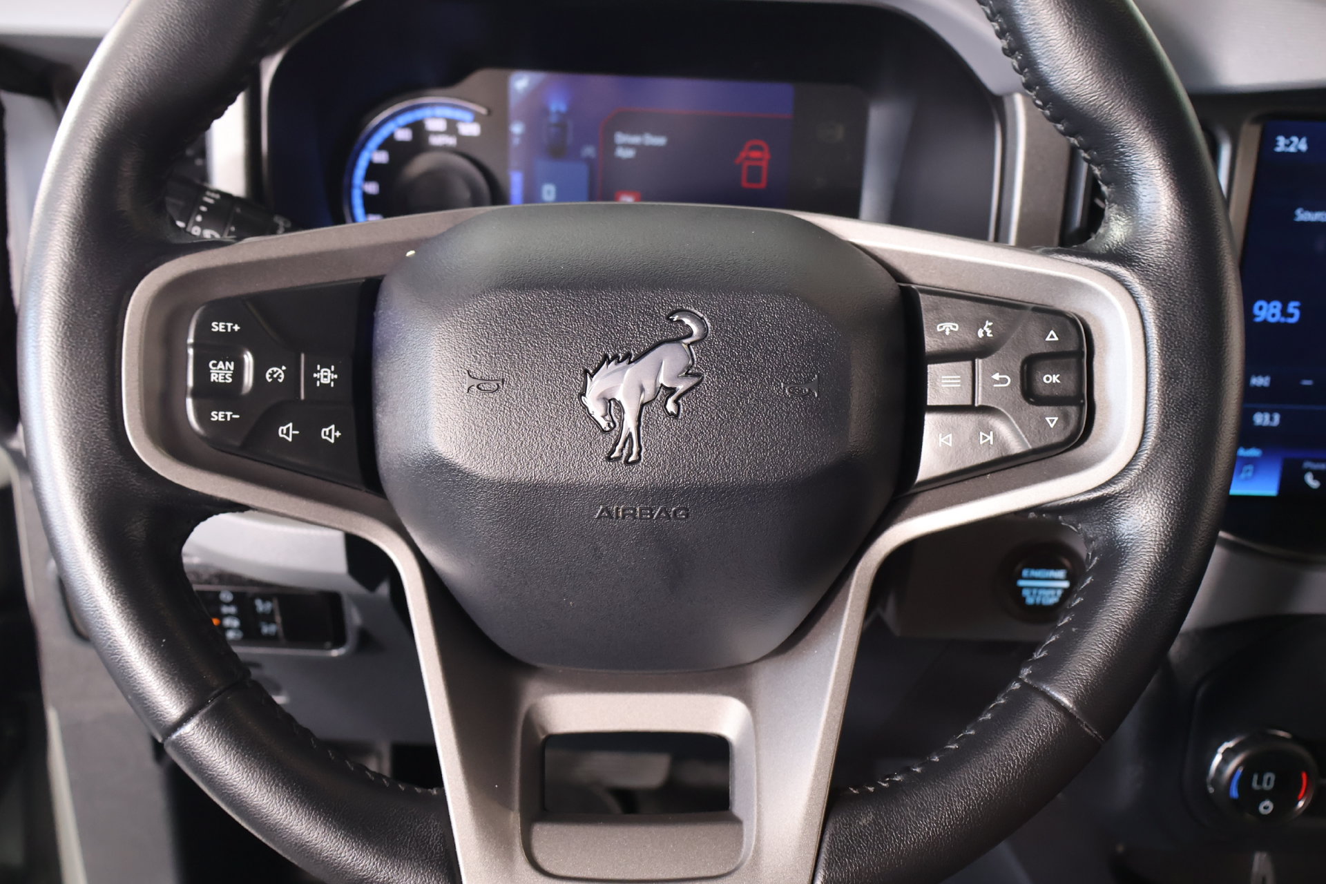 Used 2024 Ford Bronco Big Bend AWD/4WD image 3