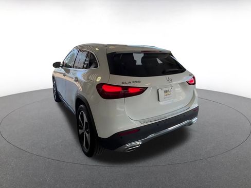 Used 2025 Mercedes-Benz GLA 250 4MATIC image 11