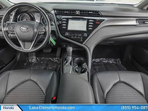 Used 2019 Toyota Camry SE FWD image 19