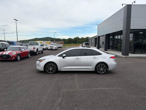 Used 2021 Toyota Corolla LE FWD image 6