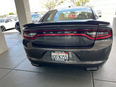 Used 2018 Dodge Charger SXT w/ Blacktop Package RWD image 13