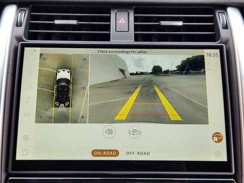 Used 2025 Land Rover Discovery S AWD/4WD image 13
