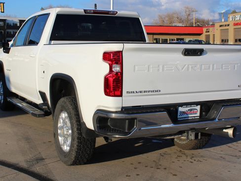 Used 2023 Chevrolet Silverado 2500 LT w/ Convenience Package image 28