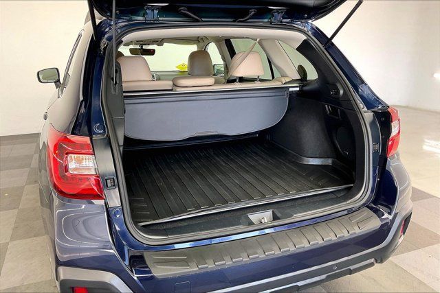 Used 2018 Subaru Outback 2.5i Limited AWD/4WD image 28