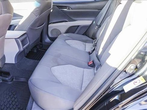 Used 2018 Toyota Camry LE image 23