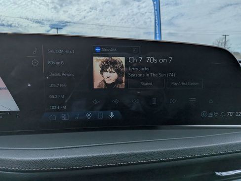 Used 2025 Cadillac XT4 Premium Luxury image 24