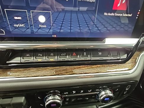 New 2026 GMC Sierra 1500 SLE w/ Preferred Package image 19