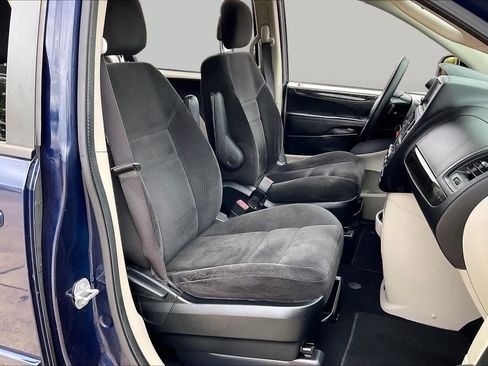 Used 2017 Dodge Grand Caravan SE w/ Power Window Group FWD image 9
