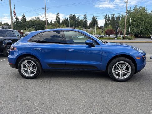 Used 2018 Porsche Macan AWD/4WD image 11