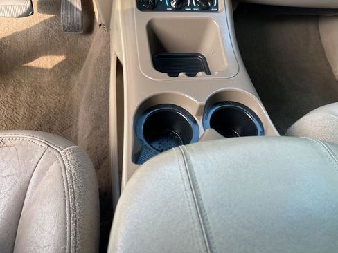 Used 2001 Ford Expedition Eddie Bauer image 17