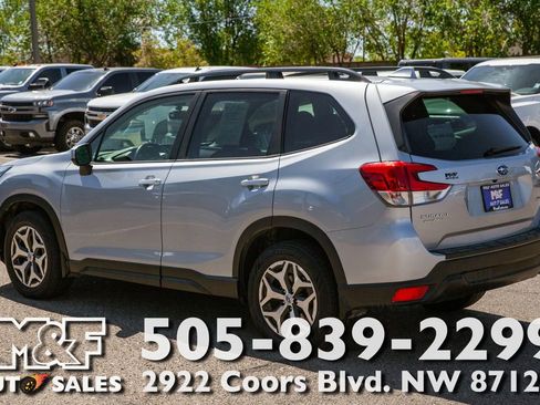 Used 2023 Subaru Forester Premium AWD/4WD image 6