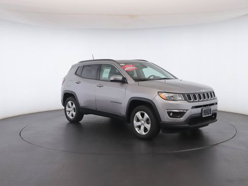 Certified 2019 Jeep Compass Latitude w/ Popular Equipment Group AWD/4WD image 30