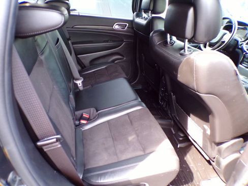 Used 2021 Jeep Grand Cherokee Laredo X AWD/4WD image 7