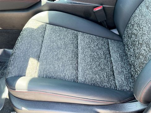 Used 2023 Chevrolet Colorado Z71 w/ Z71 Convenience Package 2 image 18