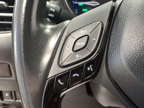 Used 2018 Toyota C-HR XLE Premium FWD image 15
