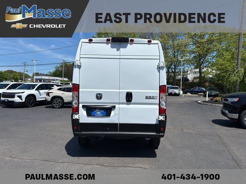 Used 2025 RAM ProMaster 2500 w/ Convenience Group FWD image 7