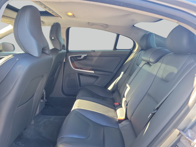 Used 2016 Volvo S60 T5 Inscription Platinum FWD image 11