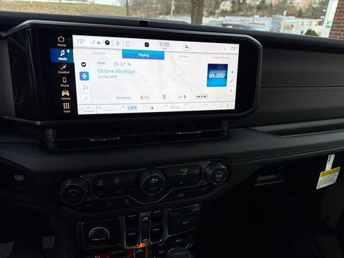 New 2026 Jeep Gladiator Mojave image 18