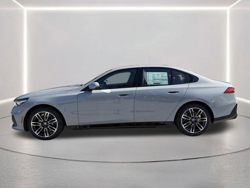 New 2026 BMW 530i w/ M Sport Package image 24