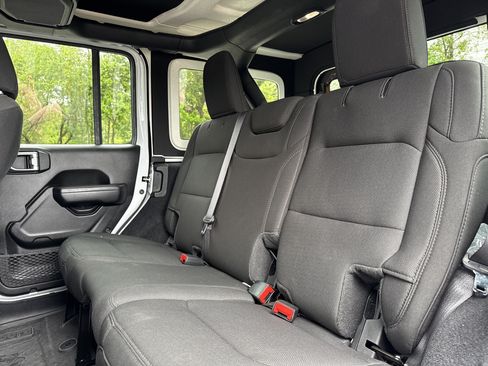 Used 2023 Jeep Wrangler Unlimited Sport AWD/4WD image 29