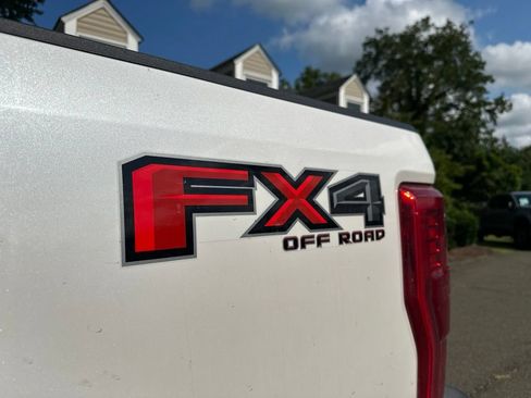 Used 2019 Ford F350 Lariat w/ Lariat Ultimate Package AWD/4WD image 11