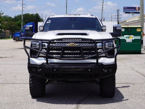 Used 2024 Chevrolet Silverado 2500 High Country w/ Technology Package image 8