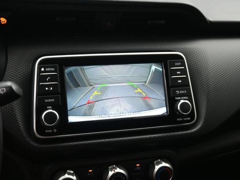 Used 2021 Nissan Kicks S FWD image 15