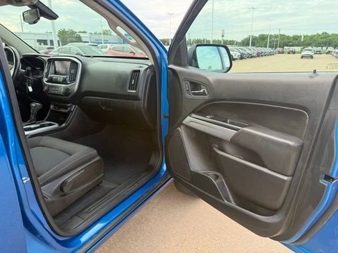 Used 2021 Chevrolet Colorado LT w/ LT Convenience Package AWD/4WD image 23