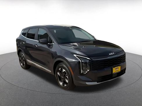 Used 2026 Kia Sportage LX FWD image 3