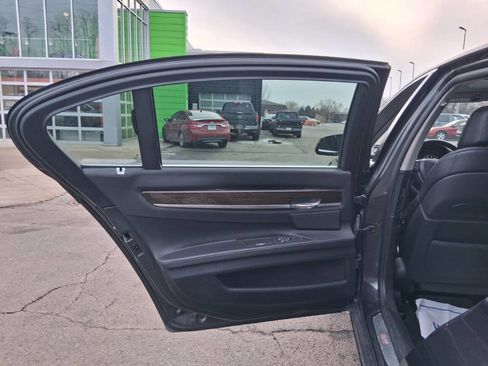 Used 2012 BMW 750Li xDrive image 9