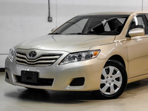 Used 2011 Toyota Camry LE w/ Fleet Convenience Pkg FWD image 5