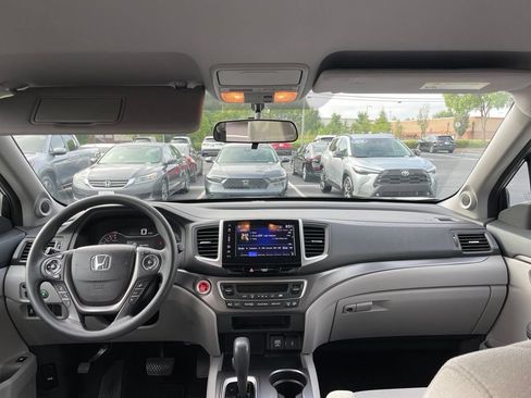 Used 2018 Honda Pilot EX image 4