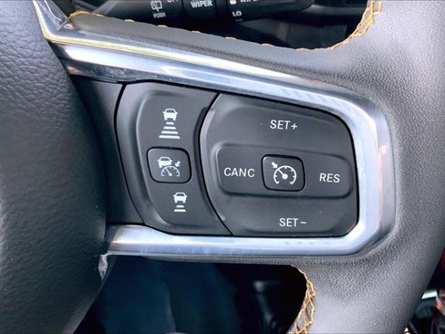 Certified 2024 Jeep Wrangler Unlimited Sahara w/ Technology Group AWD/4WD image 20