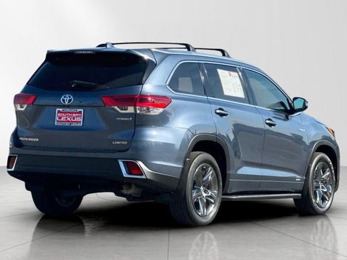Used 2017 Toyota Highlander Limited Platinum AWD/4WD image 6