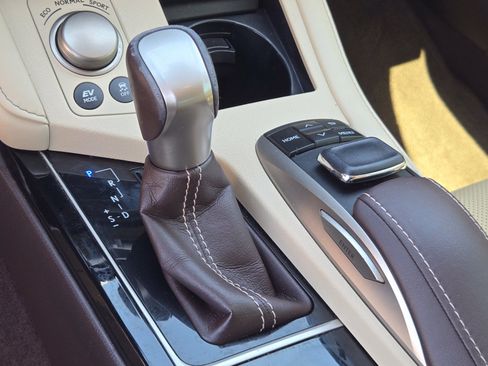 Used 2017 Lexus ES 300h w/ Navigation System Package FWD image 22
