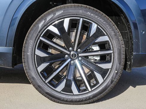 New 2026 Volvo XC90 B6 Plus w/ Protection Package Premier image 10