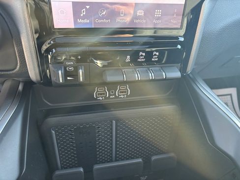 New 2026 RAM 1500 4x4 Crew Cab image 16