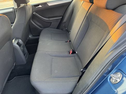 Used 2016 Volkswagen Jetta SE FWD image 18