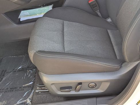 Used 2024 Nissan Rogue SV FWD image 17
